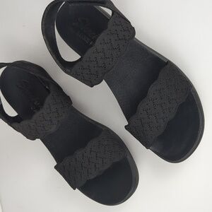 SKECHERS Women's Arya On The Rise Black Wedge Sandals